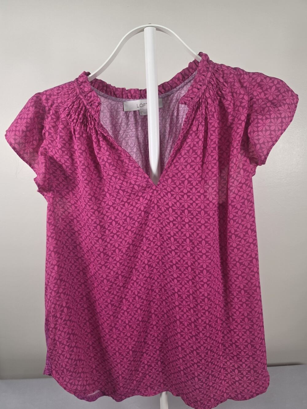 LOFT Women’s S Pink Magenta Floral Colorblock Ruffle V Neck Blouse Top